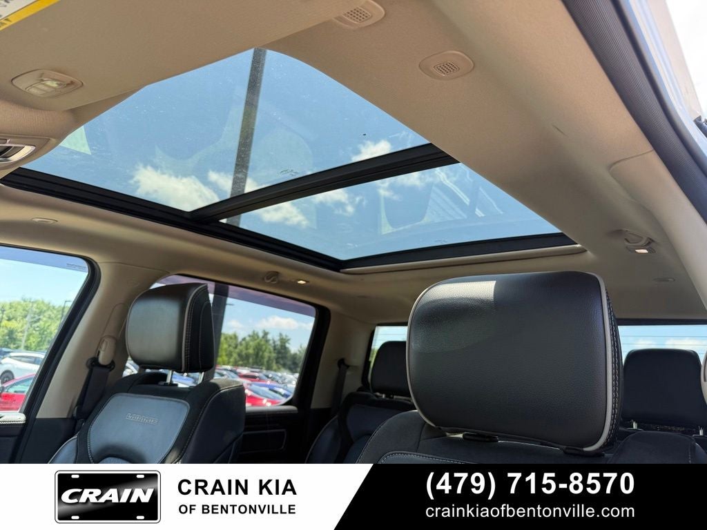 2021 RAM 1500 Laramie - 4WD / PANORAMIC SUNROOF / CLEAN CARFAX