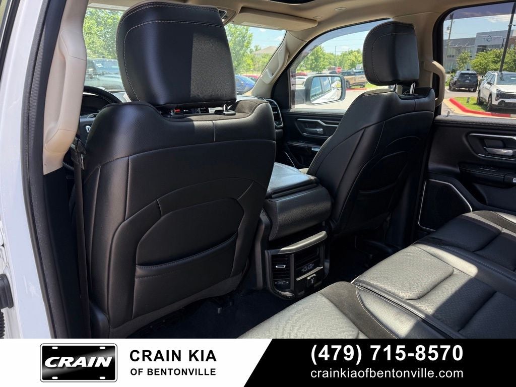 2021 RAM 1500 Laramie - 4WD / PANORAMIC SUNROOF / CLEAN CARFAX