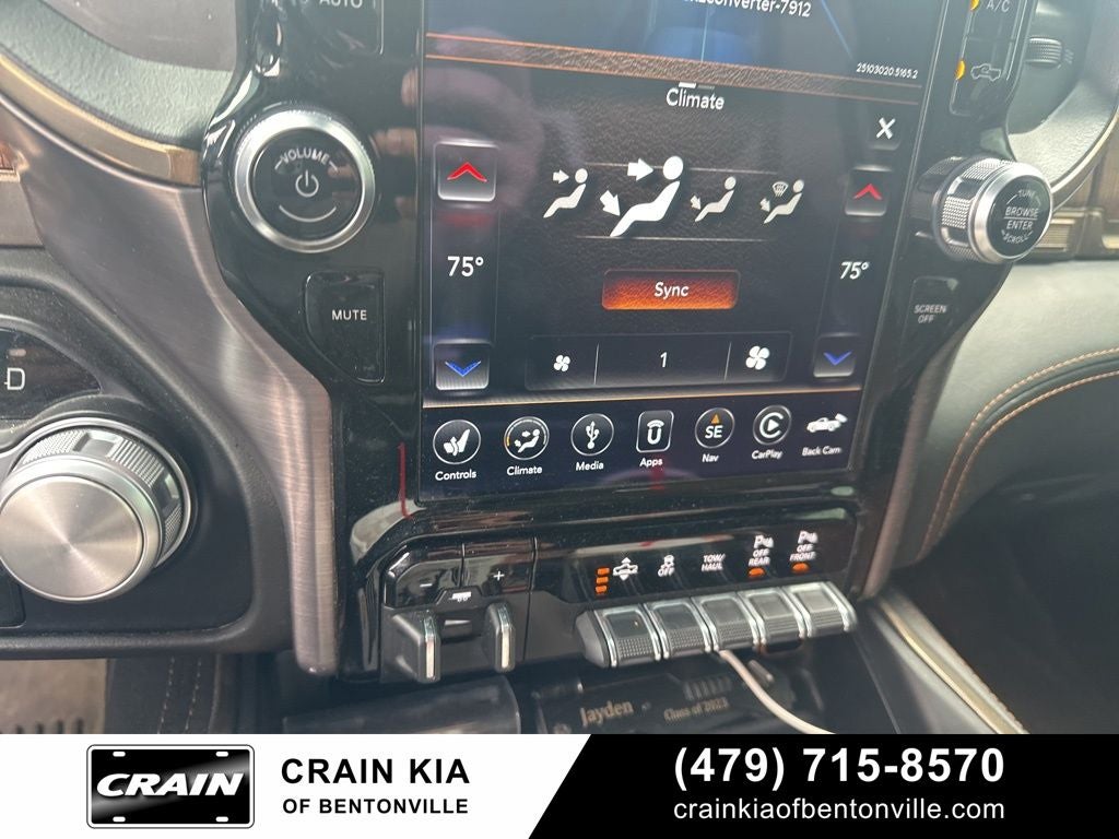 2020 RAM 1500 Laramie Longhorn - 4WD / PANORAMIC SUNROOF / LIFTED!