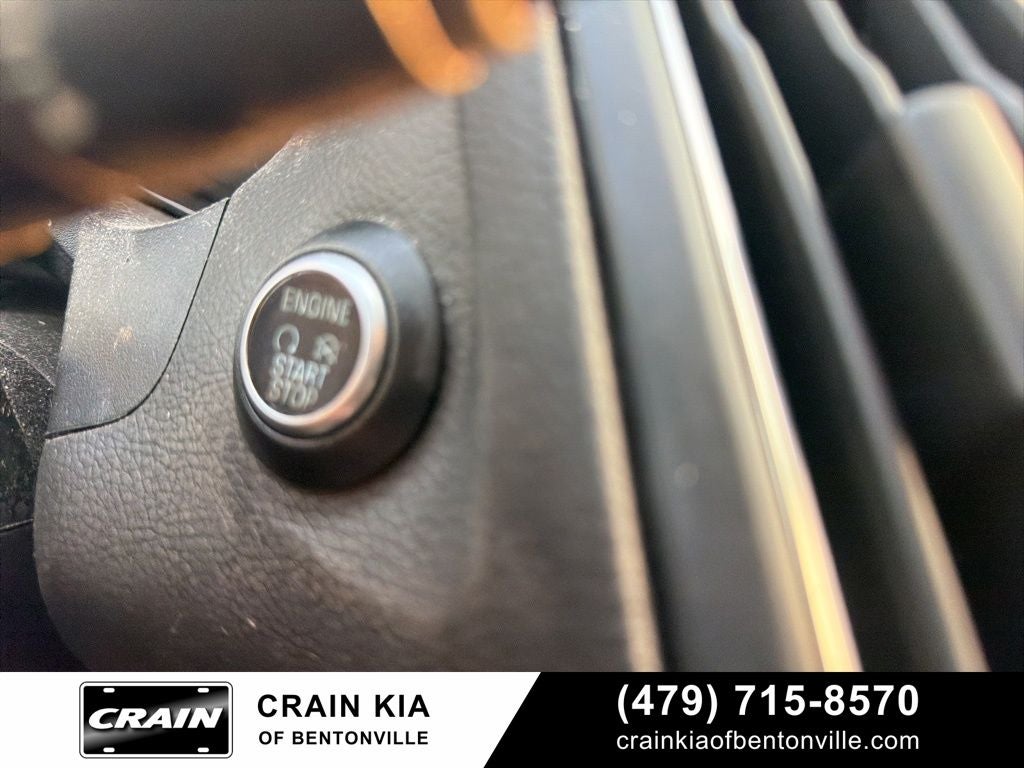 2018 Ford Focus Titanium - SUNROOF / CLEAN CARFAX / LOW MILES!