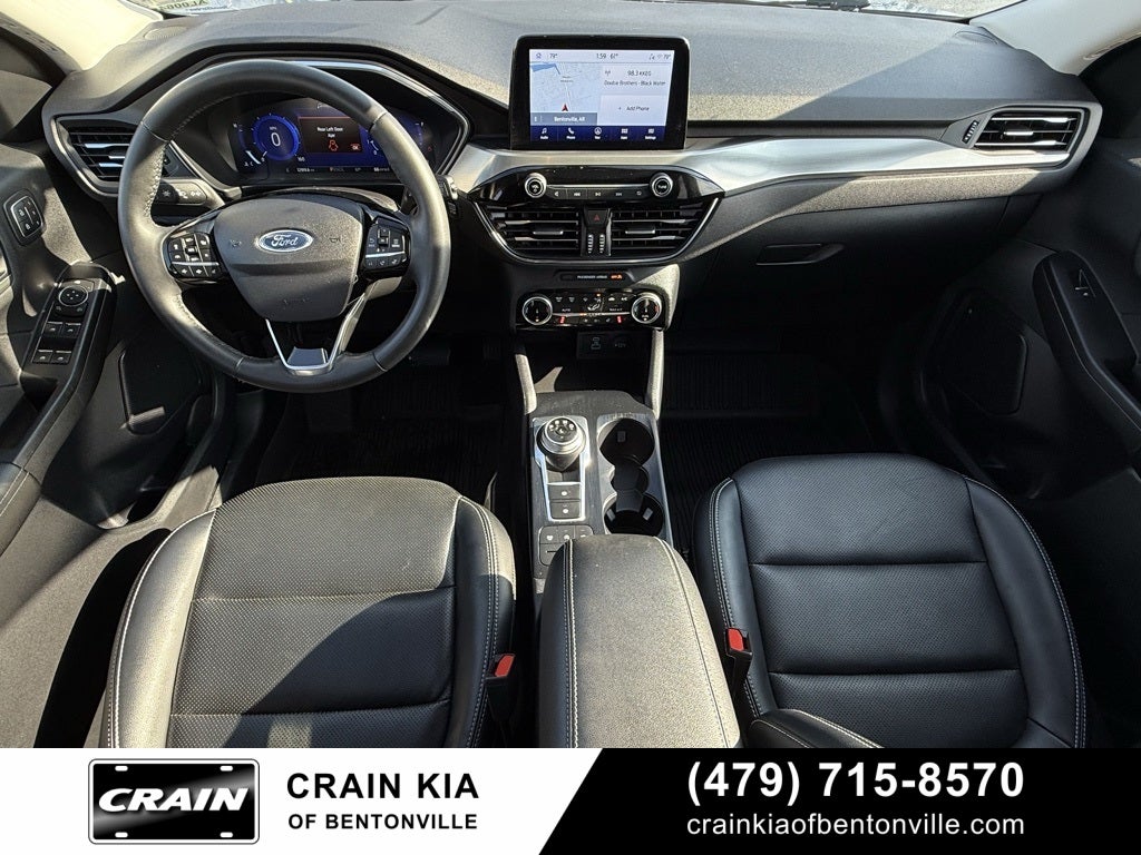 2022 Ford Escape Titanium - AWD / PANORAMIC SUNROOF / CLEAN CARFAX