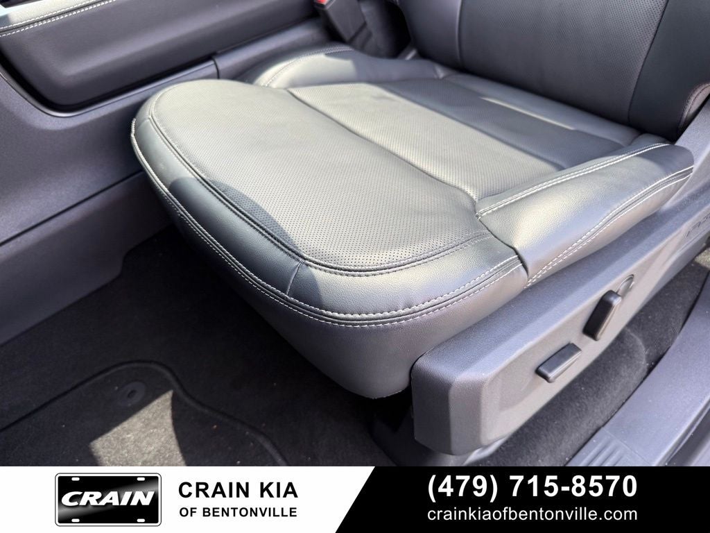 2026 Ford Expedition Platinum - 4WD / PANORAMIC SUNROOF / ONE OWNER