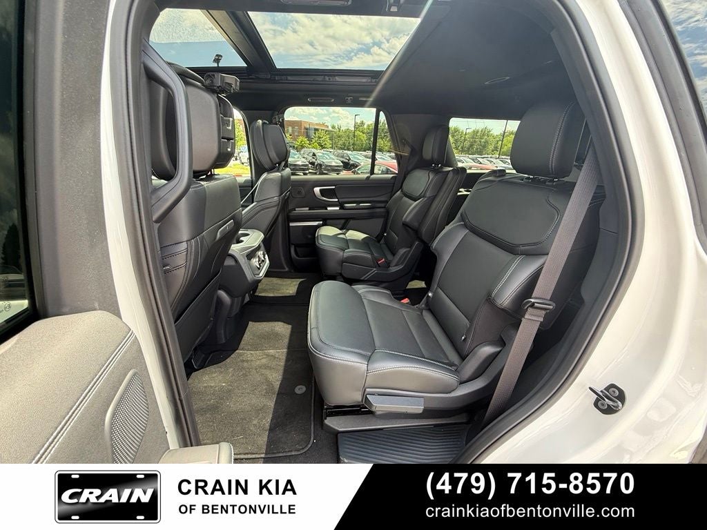 2026 Ford Expedition Platinum - 4WD / PANORAMIC SUNROOF / ONE OWNER