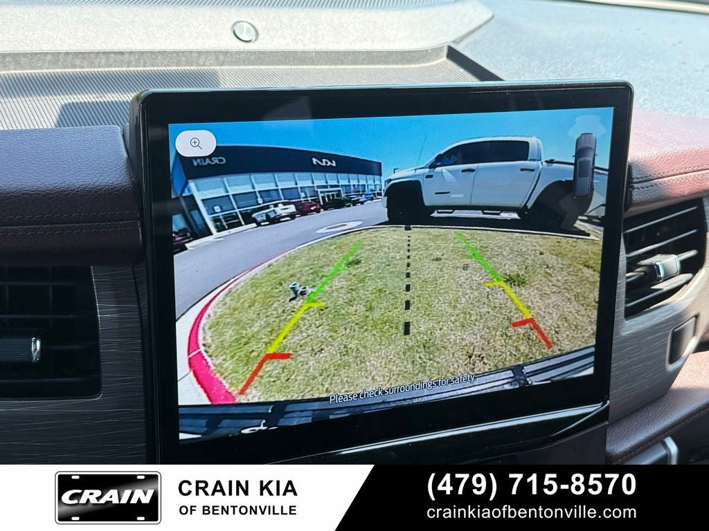 2024 Ford Expedition Limited - 4WD / PANORAMIC SUNROOF / CARFAX ONE OWNER