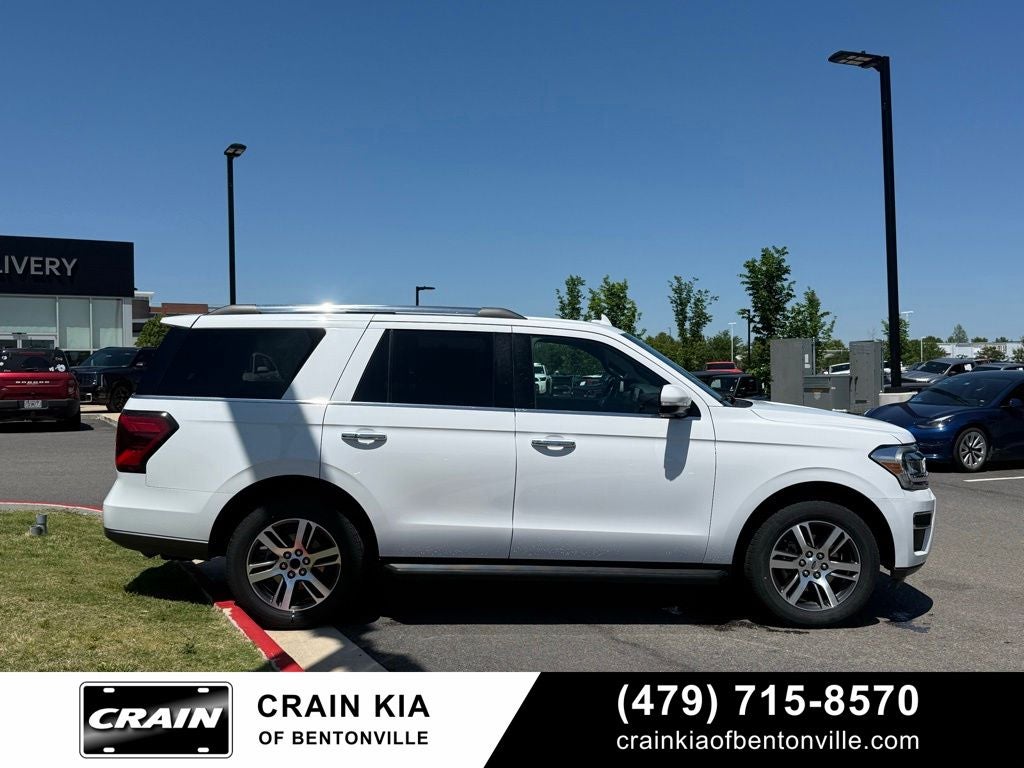 2024 Ford Expedition Limited - 4WD / PANORAMIC SUNROOF / CARFAX ONE OWNER
