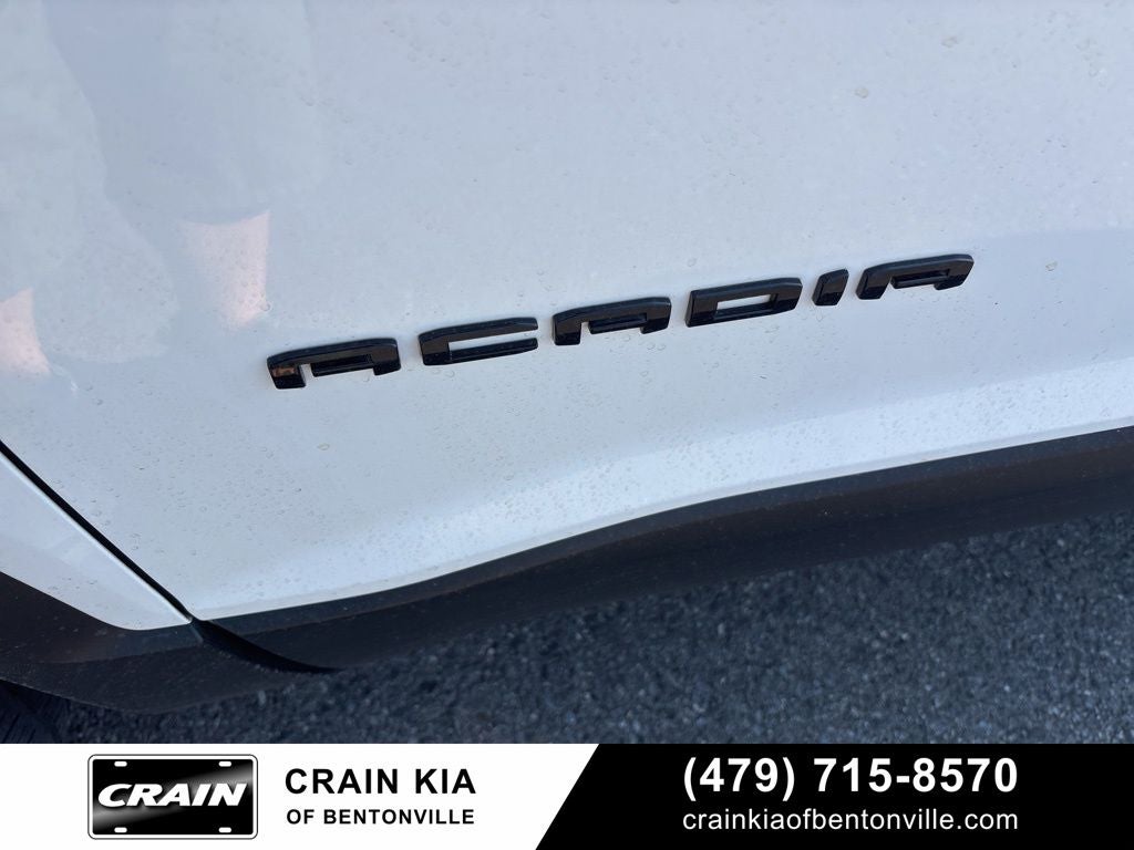2023 GMC Acadia SLT - CLEAN CARFAX / ONE OWNER
