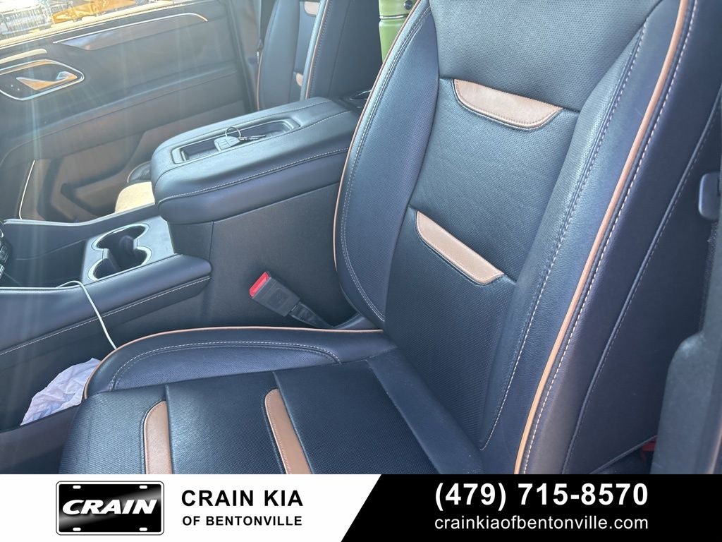 2022 GMC Yukon AT4 - 4WD / PANORAMIC SUNROOF / CLEAN CARFAX