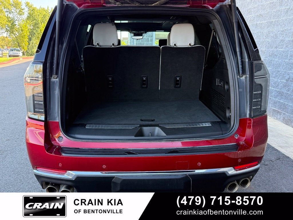 2025 Chevrolet Suburban Premier - 4WD / PANORAMIC SUNROOF / CLEAN CARFAX