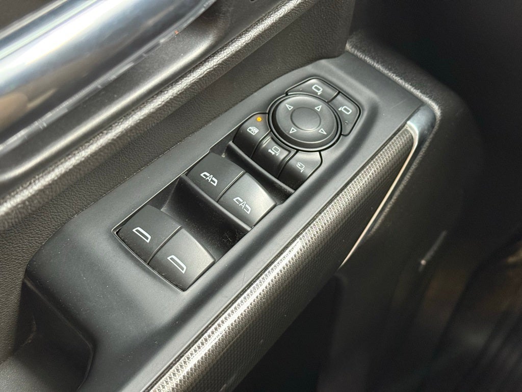 2023 GMC Sierra 2500HD AT4 - 4WD / SUNROOF / CLEAN CARFAX