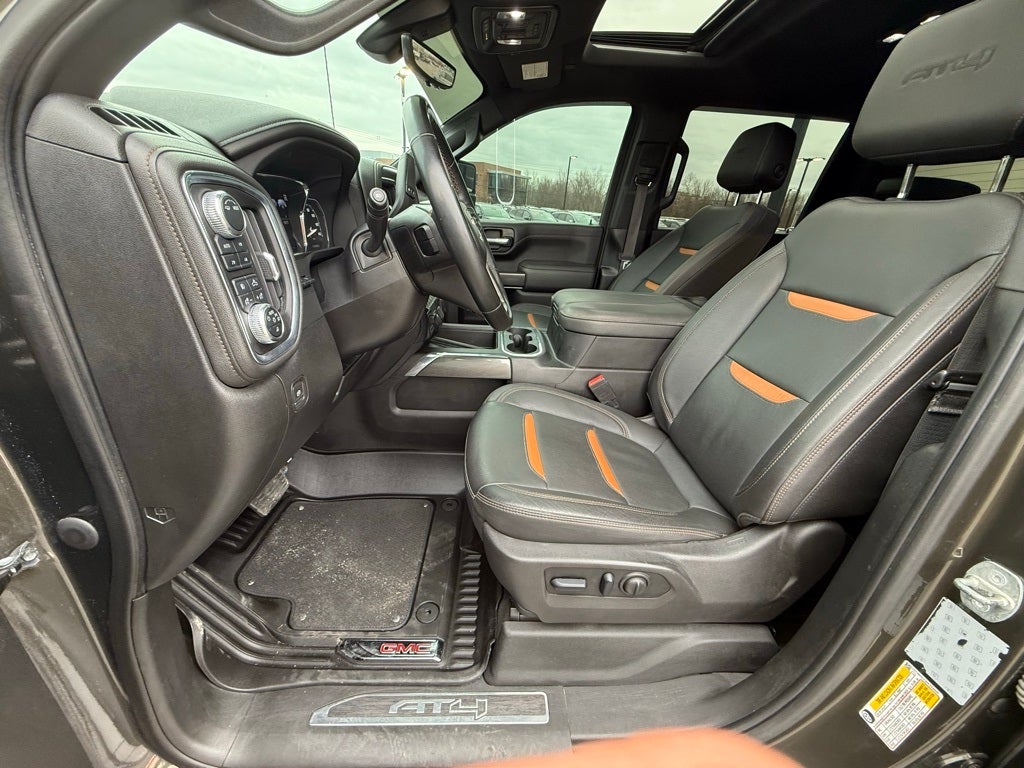 2023 GMC Sierra 2500HD AT4 - 4WD / SUNROOF / CLEAN CARFAX