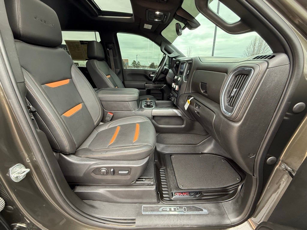 2023 GMC Sierra 2500HD AT4 - 4WD / SUNROOF / CLEAN CARFAX