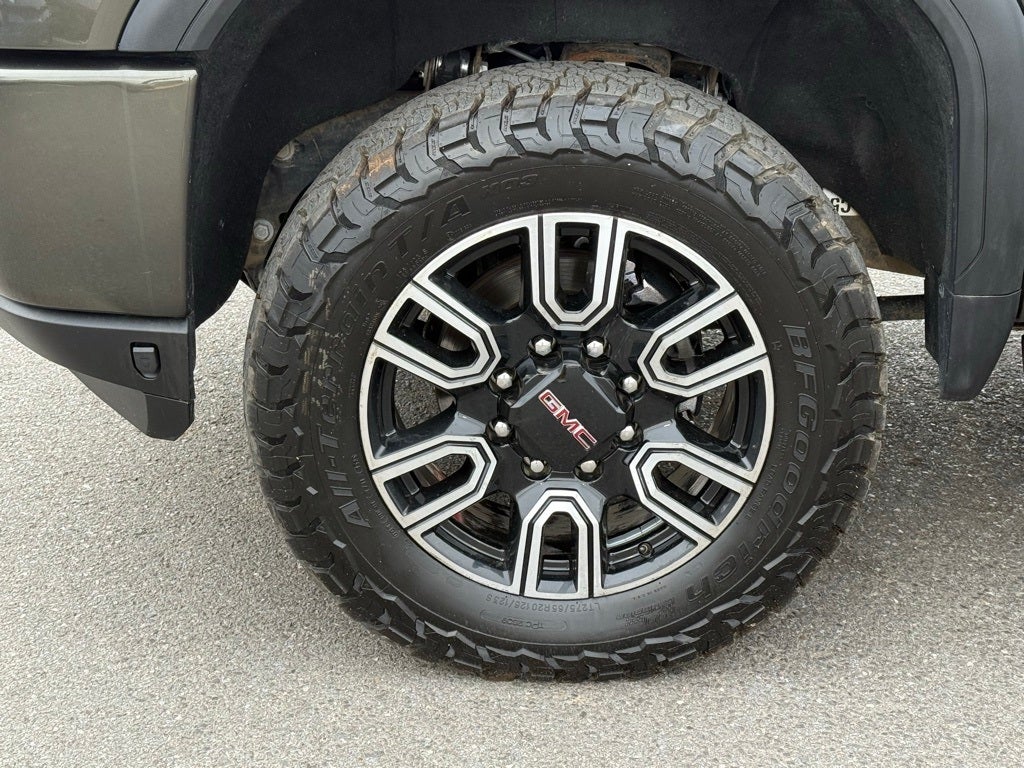 2023 GMC Sierra 2500HD AT4 - 4WD / SUNROOF / CLEAN CARFAX