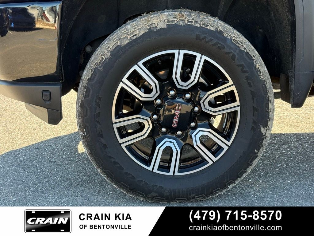 2022 GMC Sierra 2500HD AT4 - 4WD / SUNROOF / CLEAN CARFAX