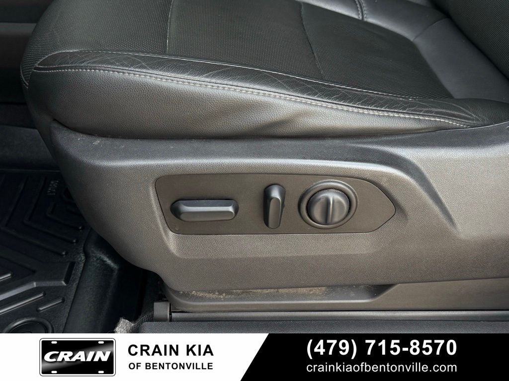 2020 GMC Sierra 3500HD SLT - 4WD / CLEAN CARFAX