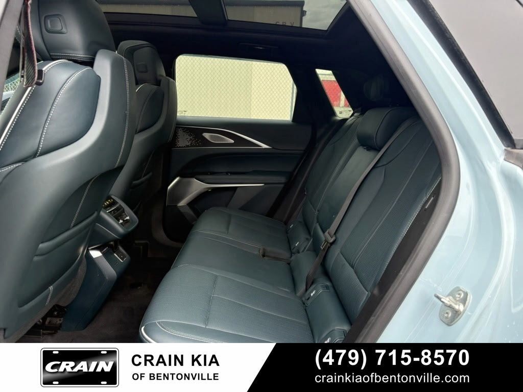 2024 Cadillac LYRIQ Sport 3 - AWD / PANORAMIC SUNROOF / ONE OWNER