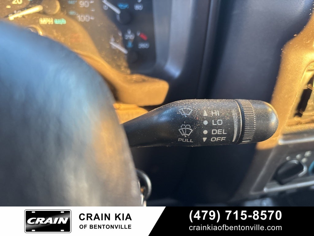 2000 Jeep Wrangler Sport - 4WD / CLEAN CARFAX