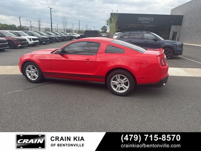 2011 Ford Mustang V6 - CLEAN CARFAX