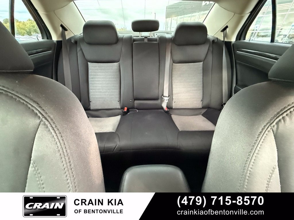 2022 Chrysler 300 Touring - CLEAN CARFAX / ONE OWNER