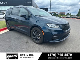 2021 Chrysler Pacifica Touring - CARFAX ONE OWNER