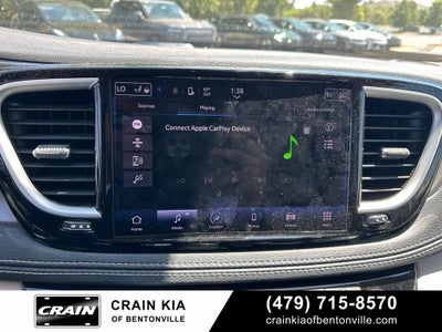 2022 Chrysler Pacifica Hybrid Touring L - CLEAN CARFAX / ONE OWNER