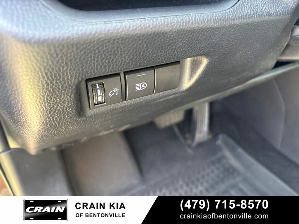 2022 Toyota RAV4 XLE - AWD / CLEAN CARFAX