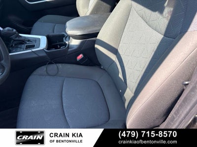 2022 Toyota RAV4 XLE - AWD / CLEAN CARFAX