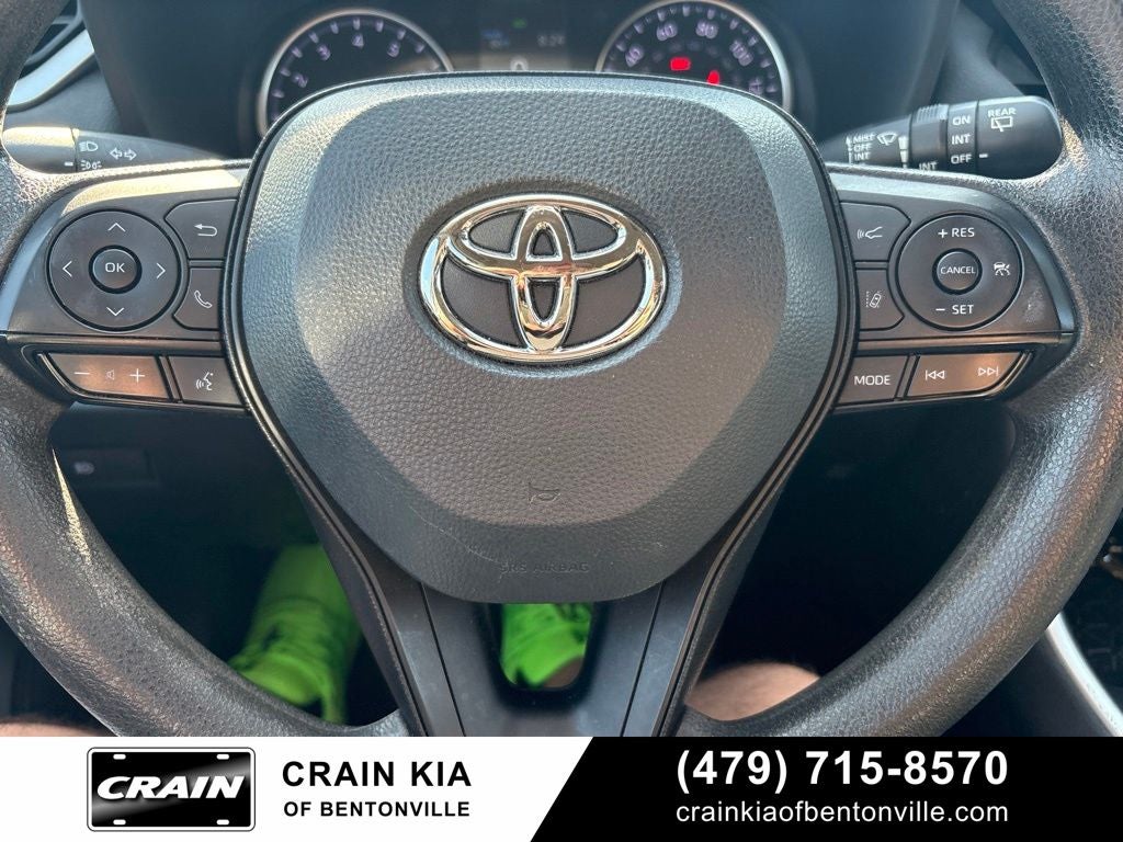 2022 Toyota RAV4 XLE - AWD / CLEAN CARFAX