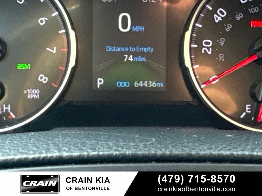 2022 Toyota RAV4 XLE - AWD / CLEAN CARFAX