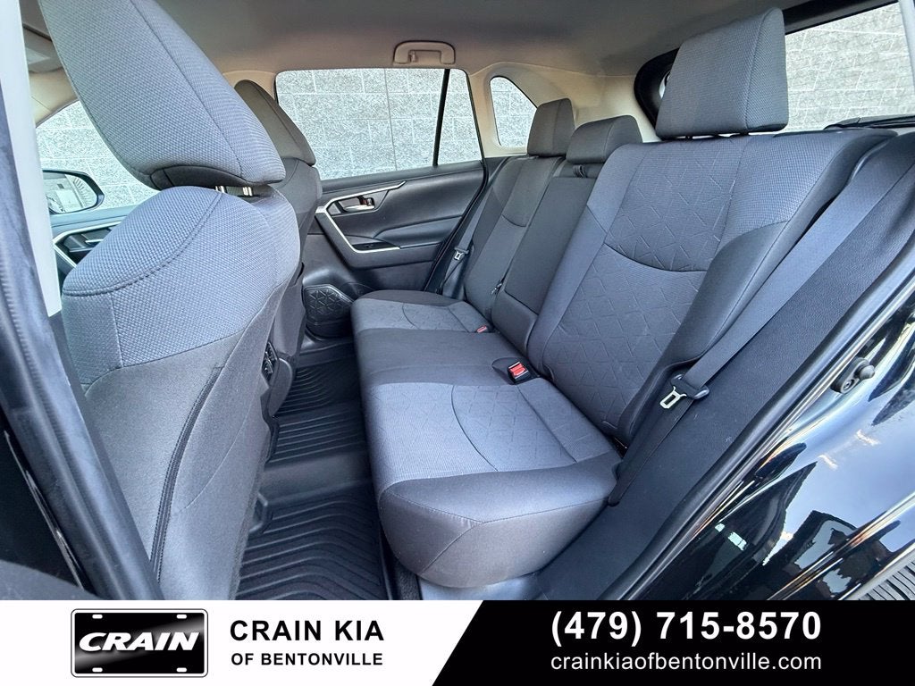 2022 Toyota RAV4 XLE - AWD / CLEAN CARFAX