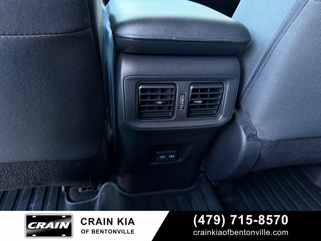 2022 Toyota RAV4 XLE - AWD / CLEAN CARFAX