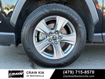 2022 Toyota RAV4 XLE - AWD / CLEAN CARFAX