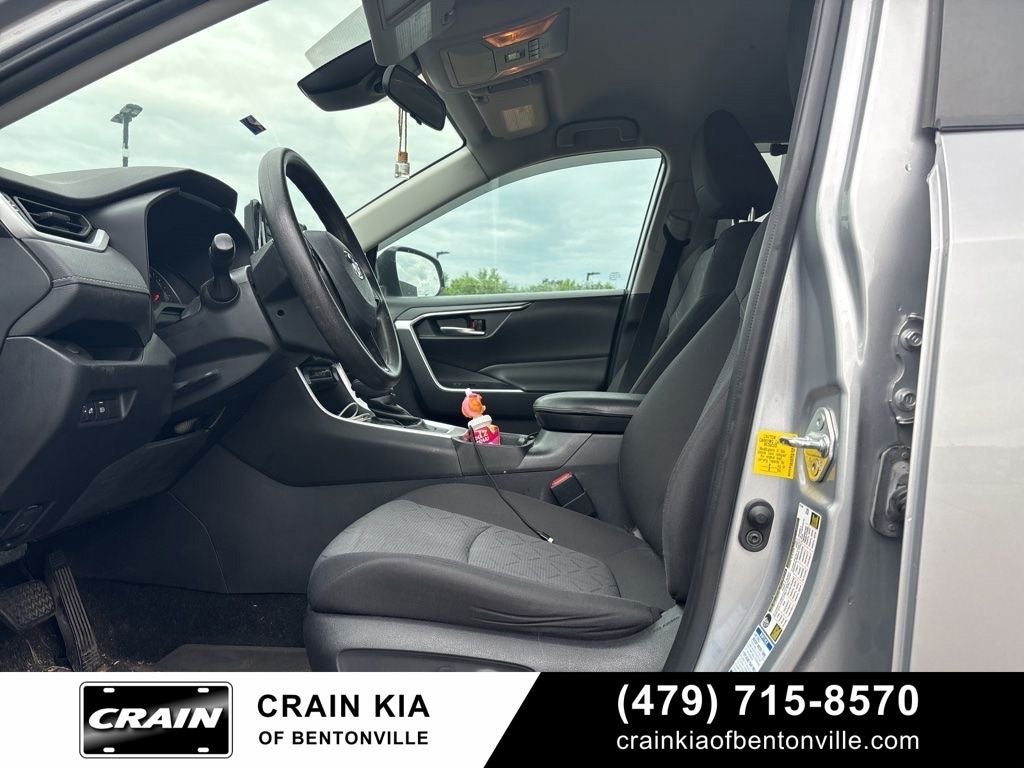 2021 Toyota RAV4 XLE - AWD / CLEAN CARFAX / ONE OWNER