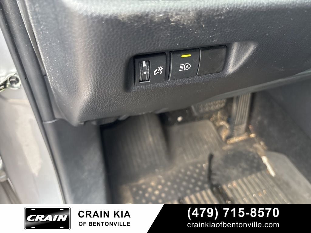 2021 Toyota RAV4 XLE - AWD / CLEAN CARFAX / ONE OWNER