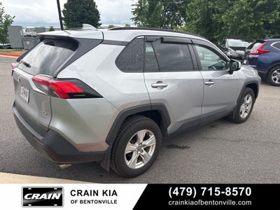 2021 Toyota RAV4 XLE - AWD / CLEAN CARFAX / ONE OWNER