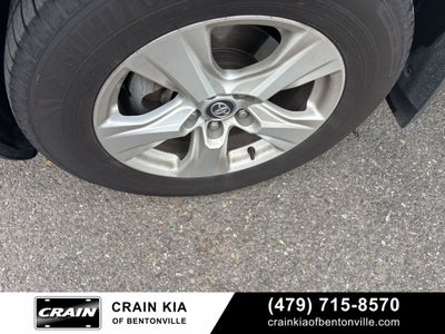 2021 Toyota RAV4 XLE - AWD / CLEAN CARFAX / ONE OWNER