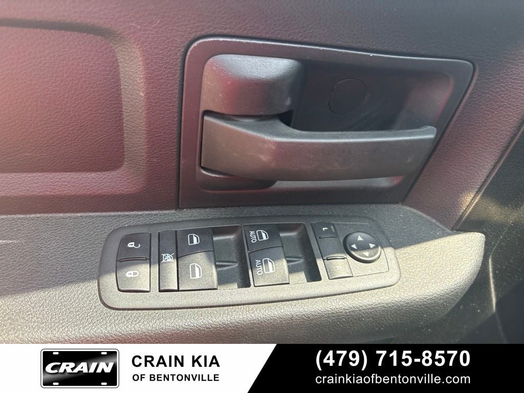 2022 RAM 1500 Classic Tradesman - 4WD / CLEAN CARFAX