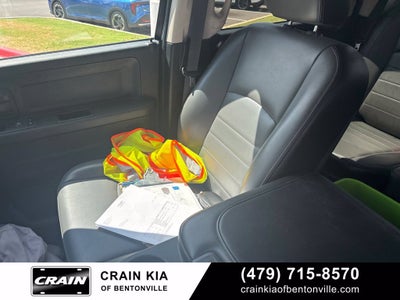 2022 RAM 1500 Classic Tradesman - 4WD / CLEAN CARFAX