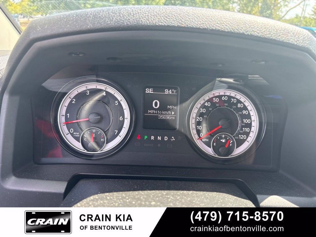 2022 RAM 1500 Classic Tradesman - 4WD / CLEAN CARFAX