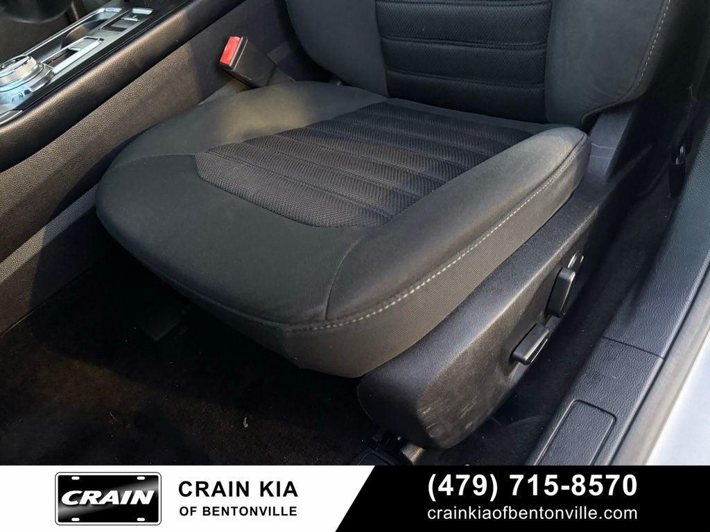 2017 Ford Fusion SE - CLEAN CARFAX