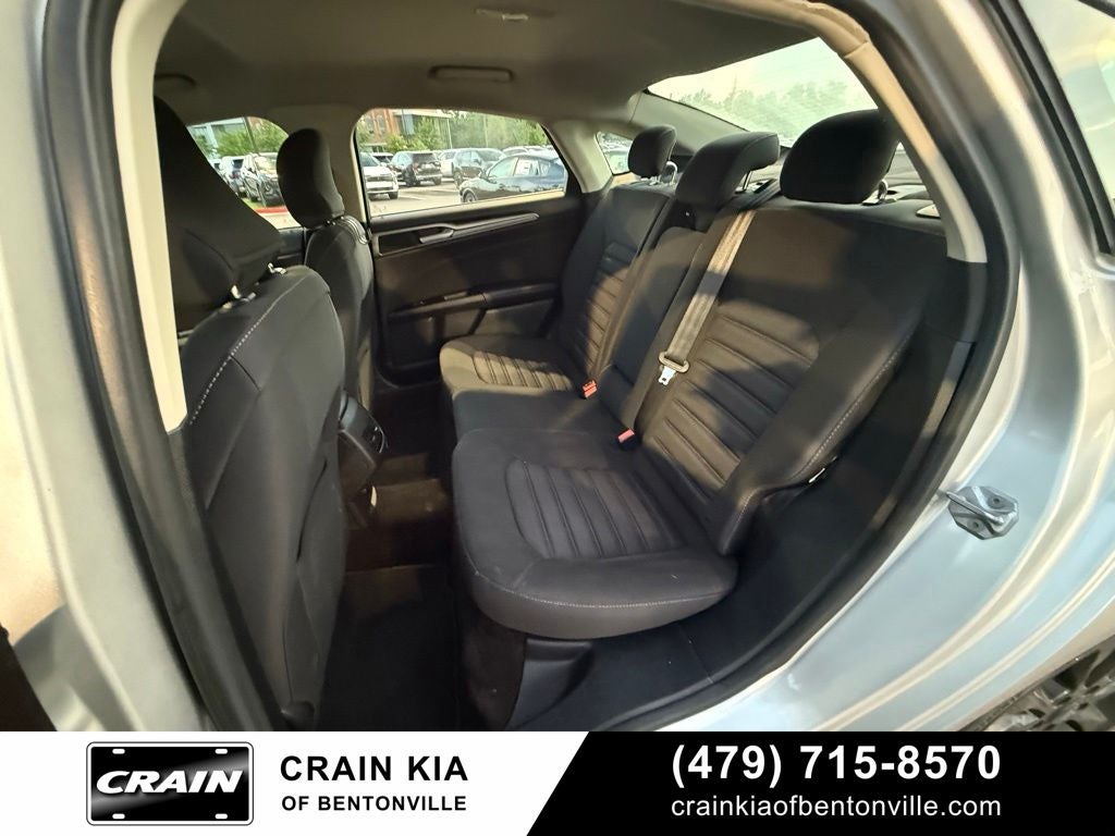 2017 Ford Fusion SE - CLEAN CARFAX