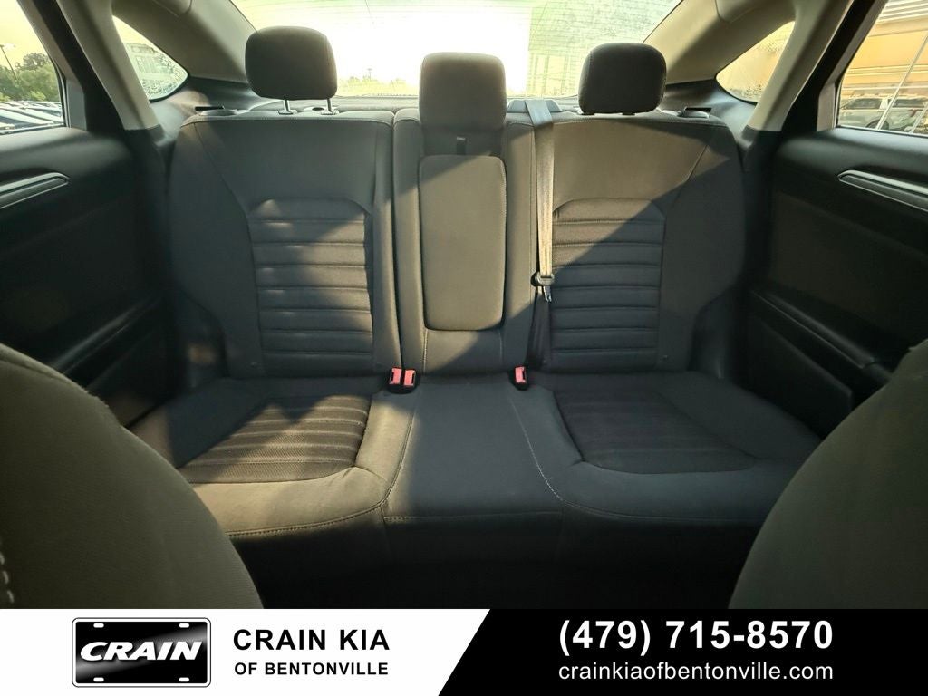 2017 Ford Fusion SE - CLEAN CARFAX