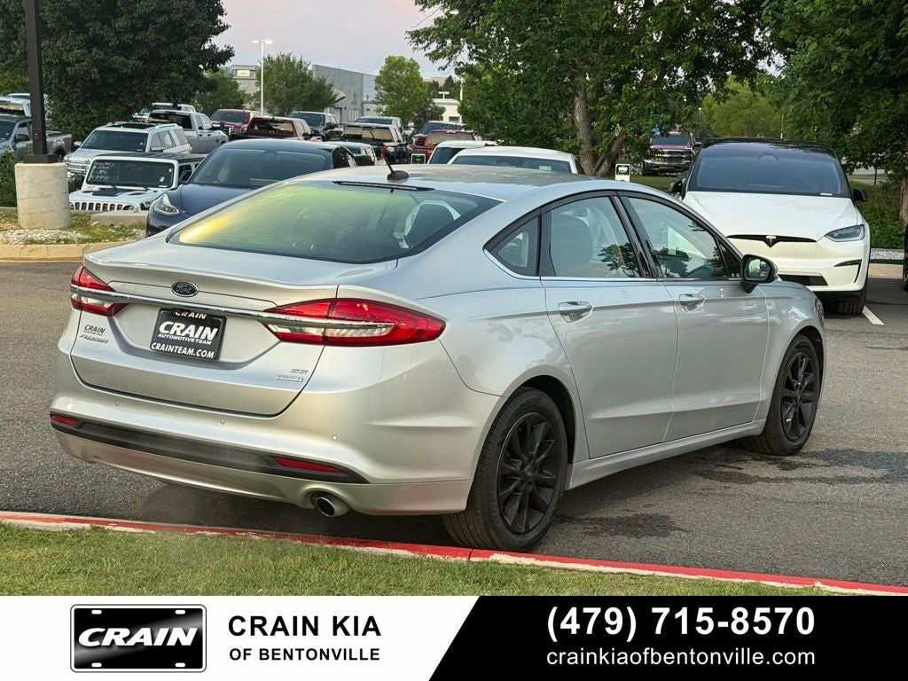 2017 Ford Fusion SE - CLEAN CARFAX