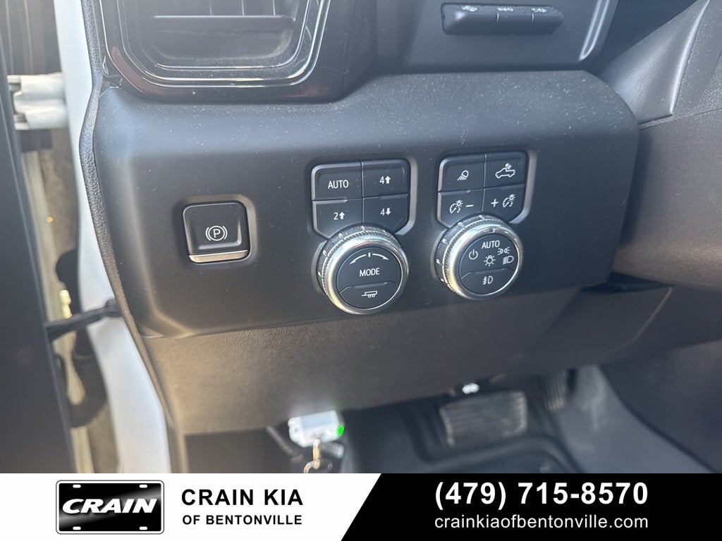 2023 GMC Sierra 1500 AT4 - 4WD / CLEAN CARFAX