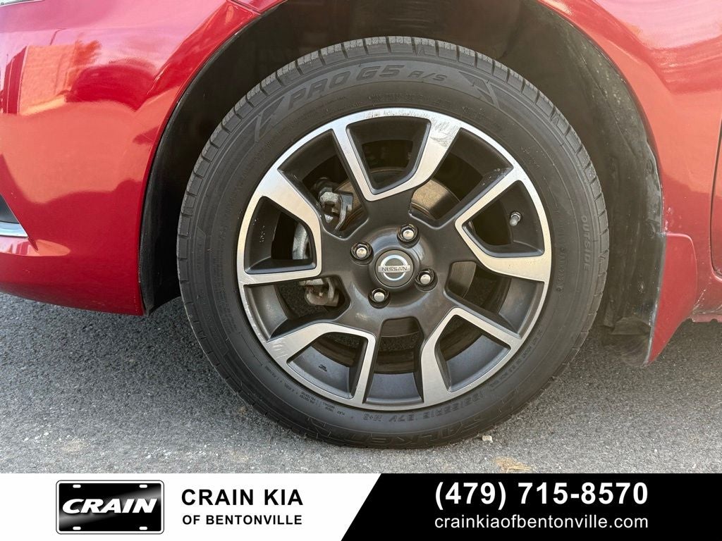 2015 Nissan Versa 1.6 SL - LOW MILES!