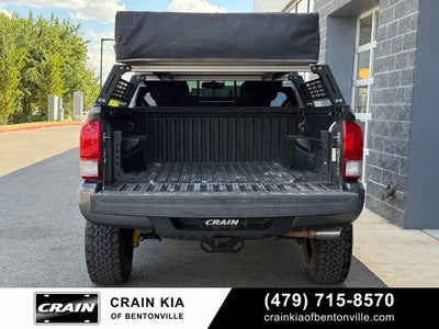 2017 Toyota Tacoma TRD Sport V6 - 4WD / CLEAN CARFAX / LIFTED!