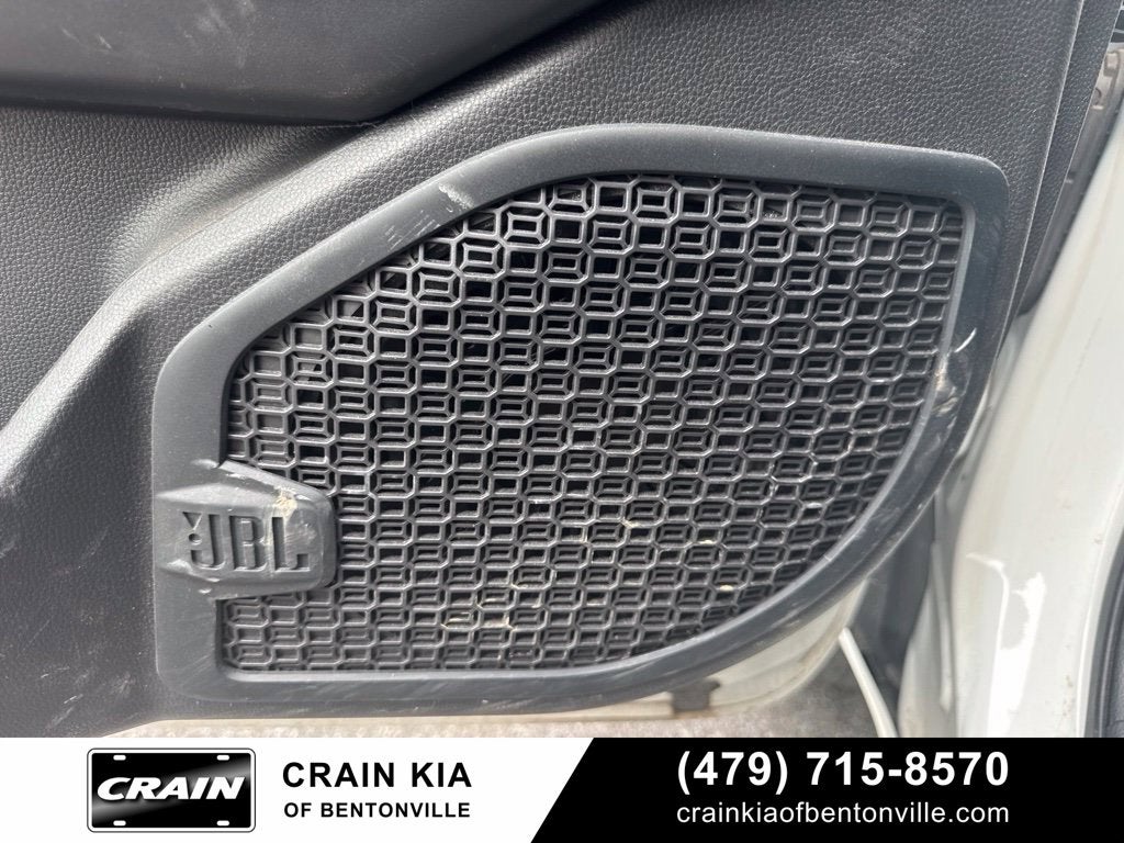 2024 Toyota Tacoma SR5 - 4WD / CLEAN CARFAX