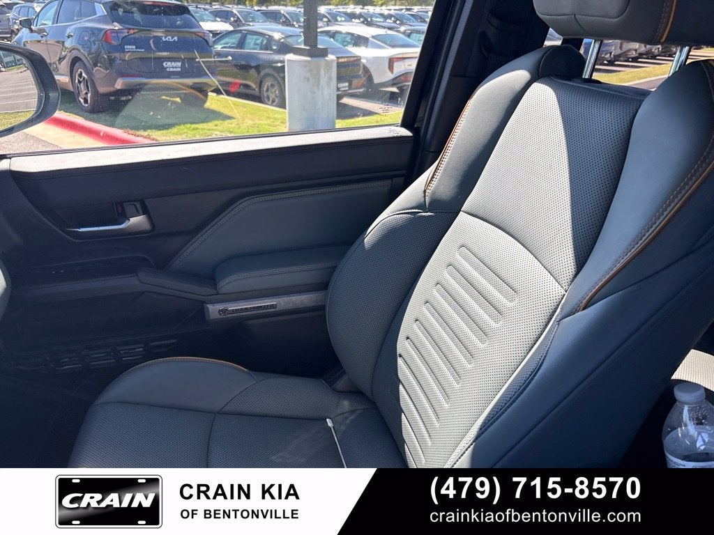 2025 Toyota Tacoma Hybrid Trailhunter - 4WD / CLEAN CARFAX / ONE OWNER