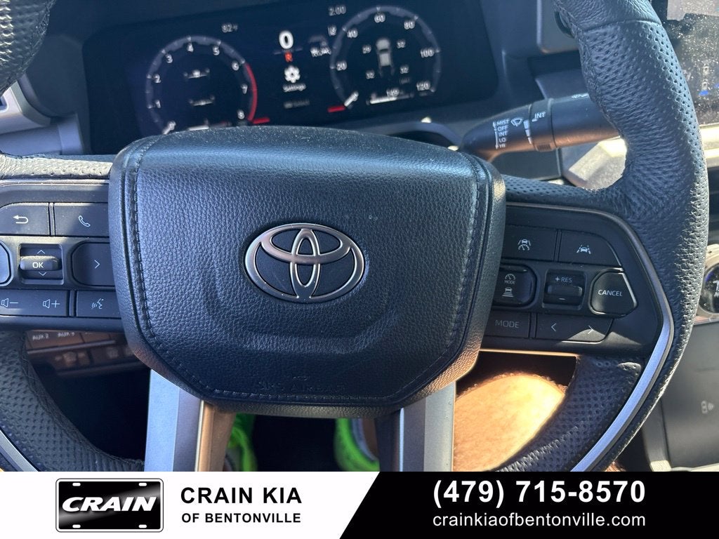 2025 Toyota Tacoma Hybrid Trailhunter - 4WD / CLEAN CARFAX / ONE OWNER