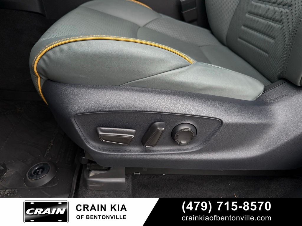 2025 Toyota Tacoma Hybrid Trailhunter - 4WD / CARFAX ONE OWNER