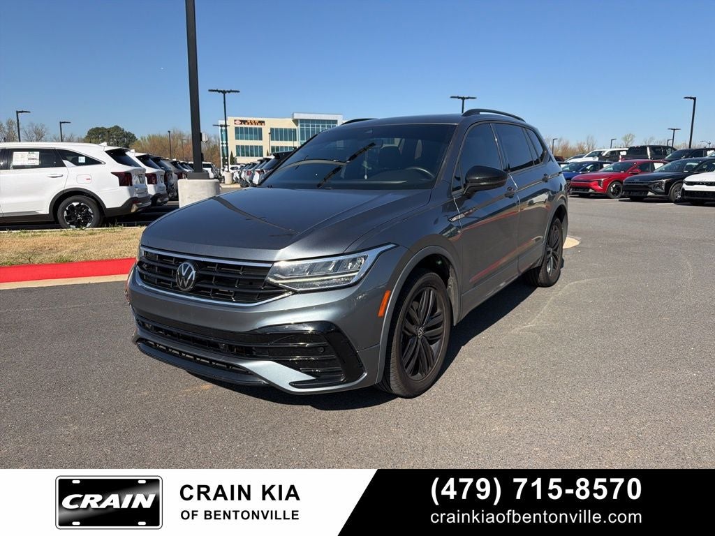 2022 Volkswagen Tiguan 2.0T SE R-Line Black - AWD / PANORAMIC SUNROOF / CLEAN CARFAX